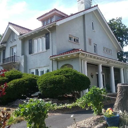 Hanover House Bed And Breakfast Niagara Falls Exterior photo