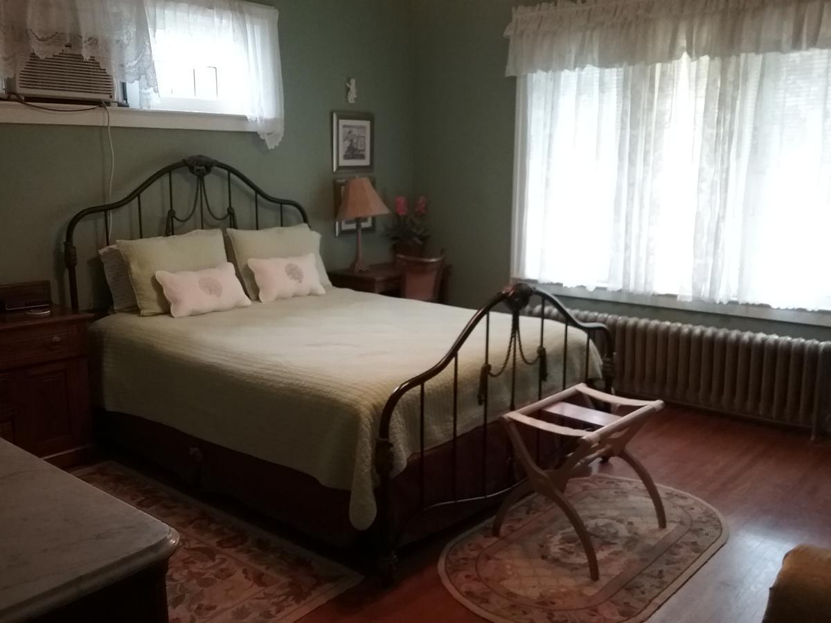 Hanover House Bed And Breakfast Niagara Falls Exterior photo